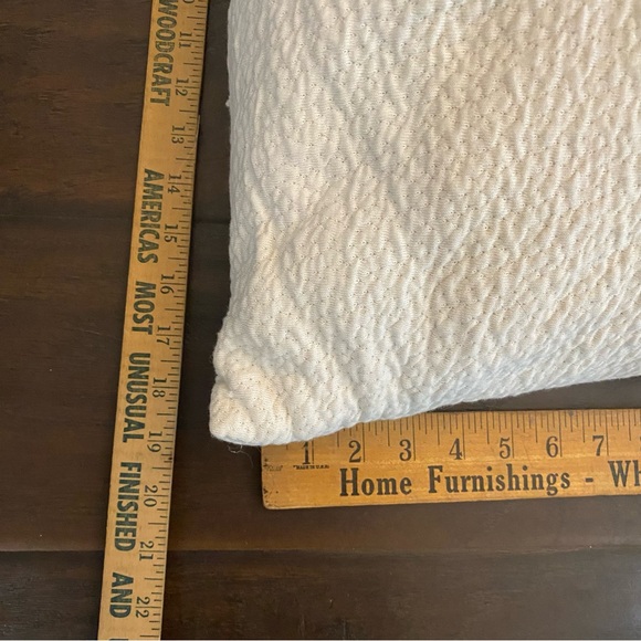 New with box Avacado Organic pillow size 19” * 29” - Picture 9 of 12